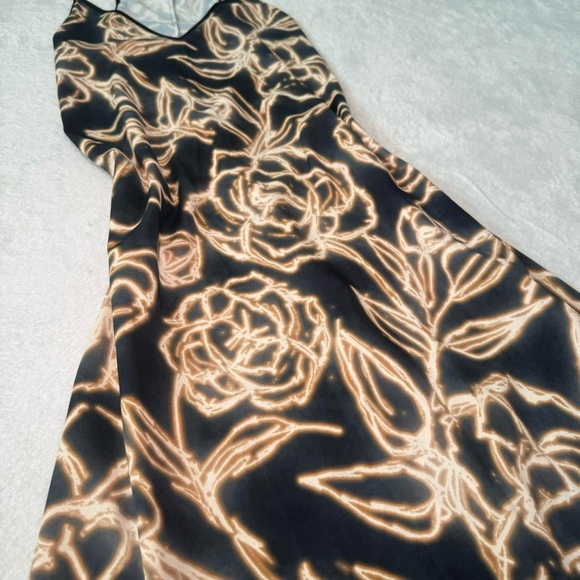 GARYGRAHAM422 Floral Dress - Picture 2 of 5